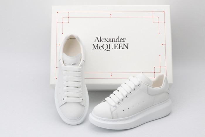 alex mcqu sneakers