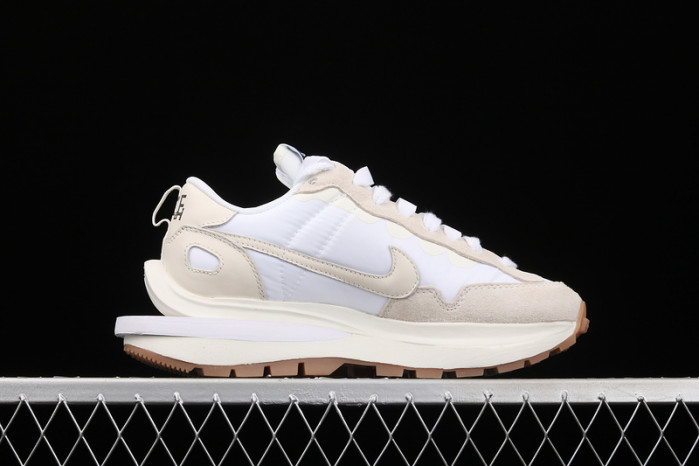 sacai x nike vaporwaffle "sail" dd1875-100