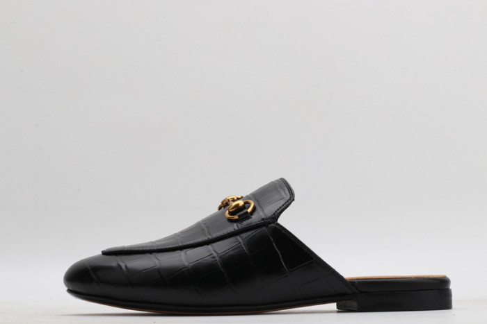 guc loafer