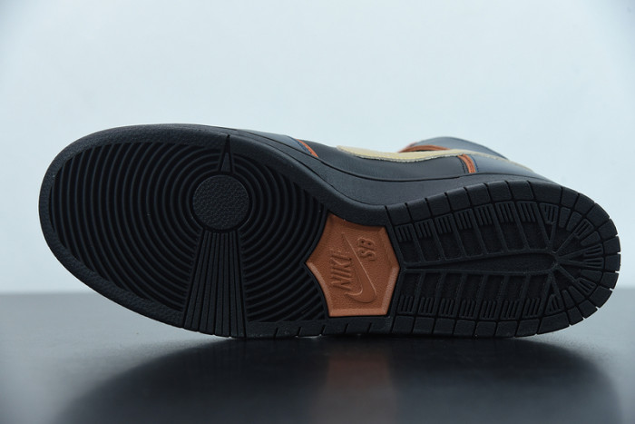 gundam x nike sb dunk high “banshee” dh7717-400