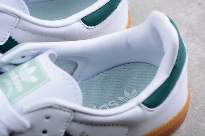 ad low-top sneaker 2303137