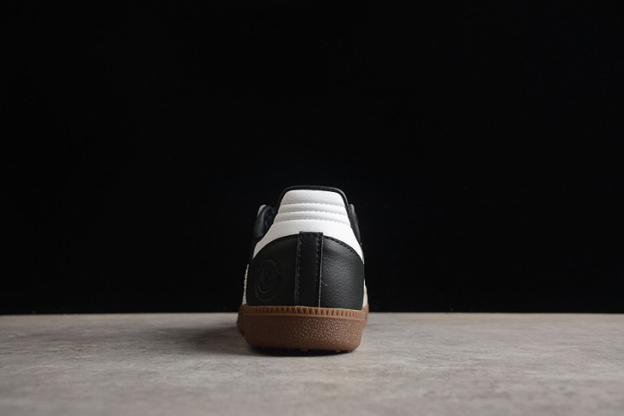 ad low-top sneaker 2303131