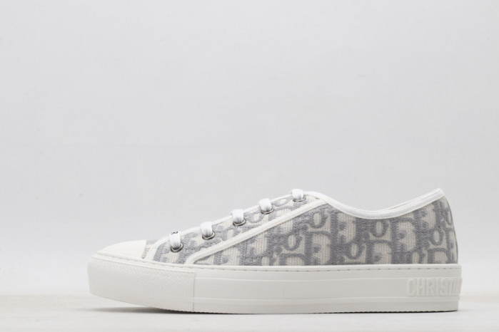 dr b23 homme kaws h903p170