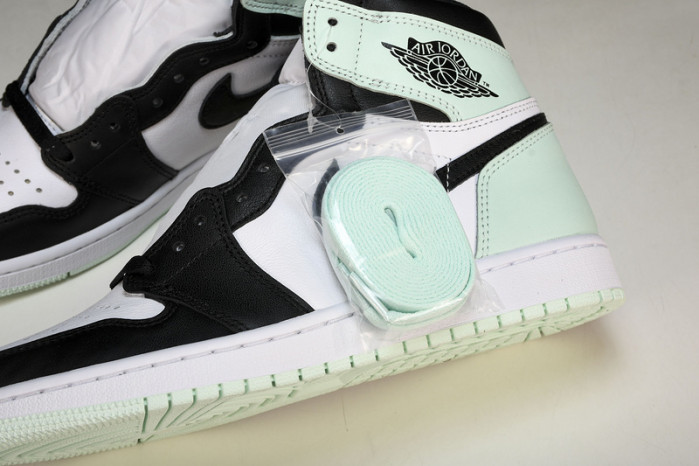 air jordan 1 retro high og nrg "igloo" 861428-100