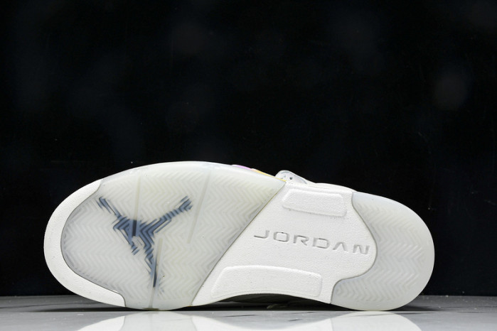 Air Jordan 5 Retro "Light Orewood Brown" HF3183-001