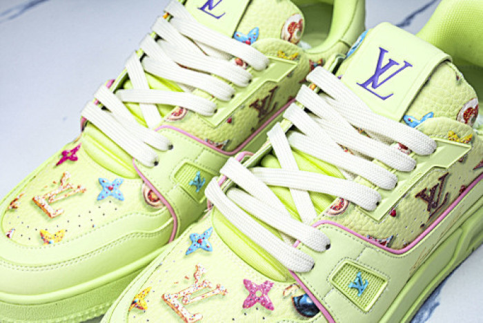 LOVT SNEAKER lv-555