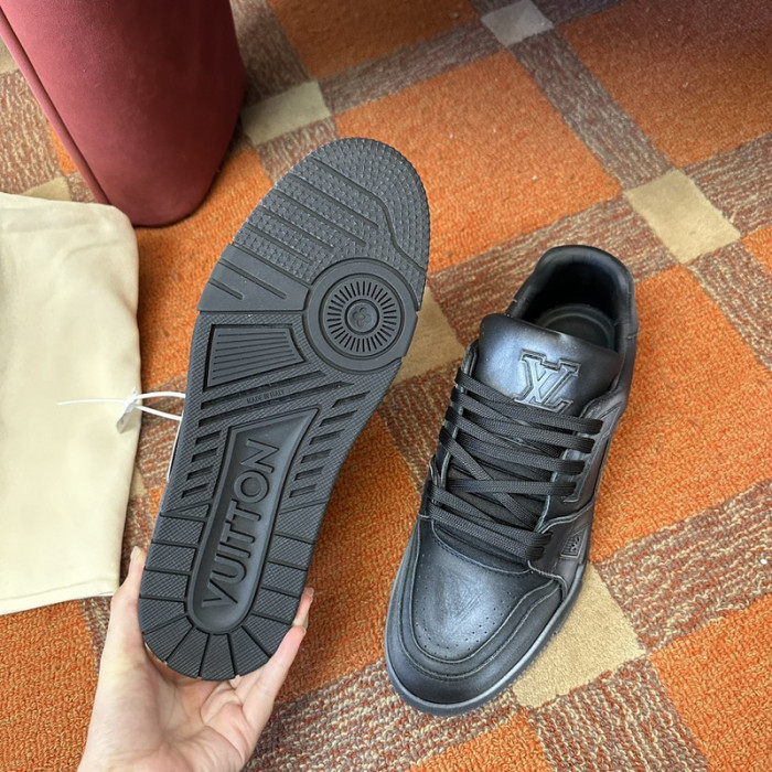 LOVT SNEAKER lv-240