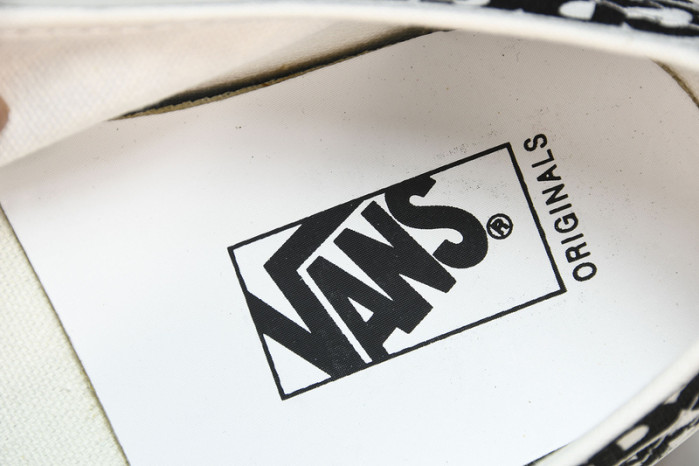 comme des garcons x authentic 