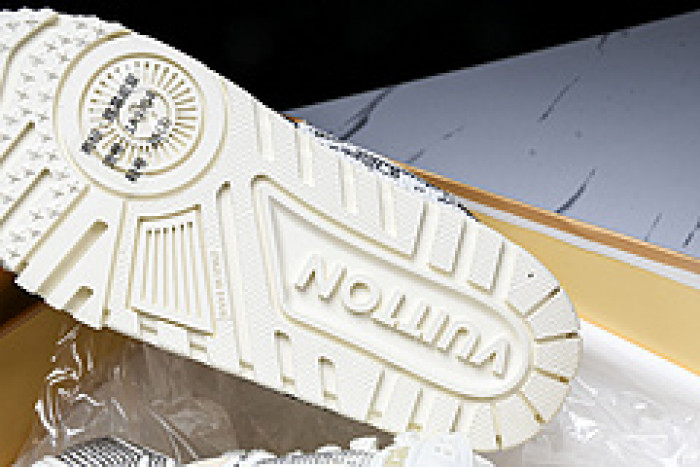 LOVT SNEAKER lv-202