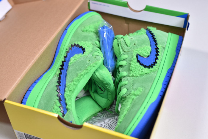 nike sb dunk low grateful dead bears green - cj5378-300