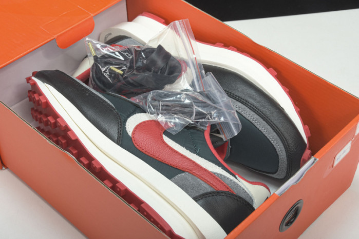 nike ld waffle sacai undercover midnight spruce dj4877-300