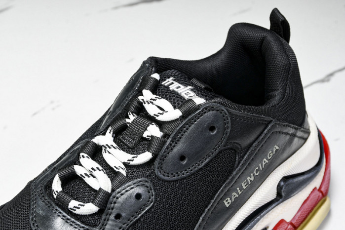 BL 17FW TRIPLE S SNEAKER W0901-1000