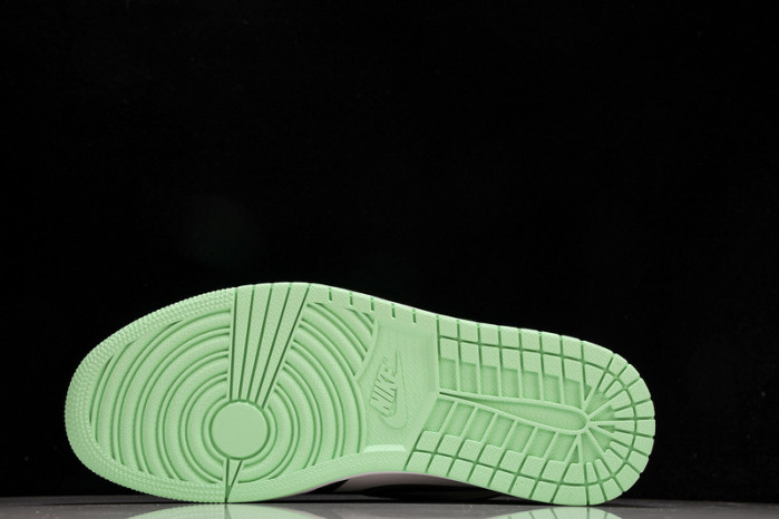 air jordan 1 retro high "green glow" dz5485-130