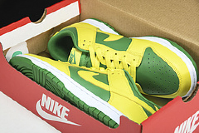 nike dunk low “reverse brazil” dv0833-300