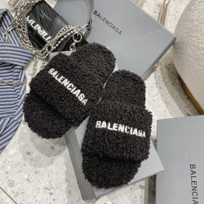 BL SLIPPERS