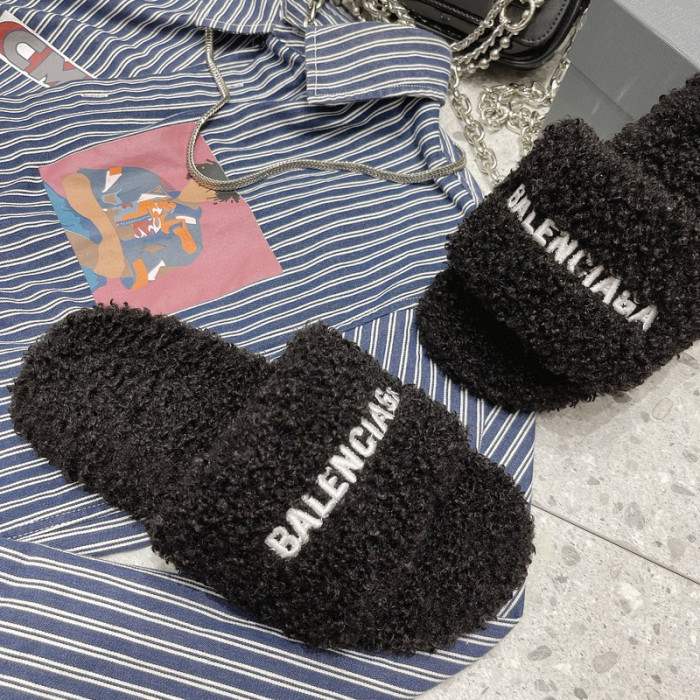 BL SLIPPERS