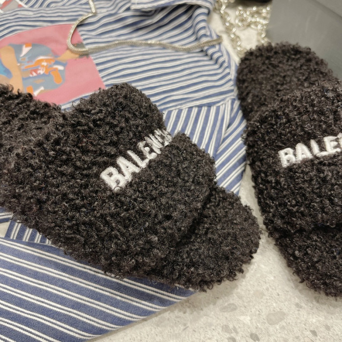 BL SLIPPERS