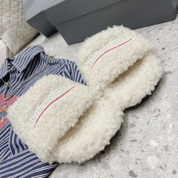 BL SLIPPERS