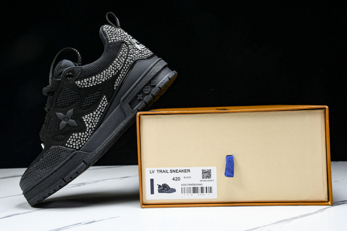LOVT SNEAKER lv-256