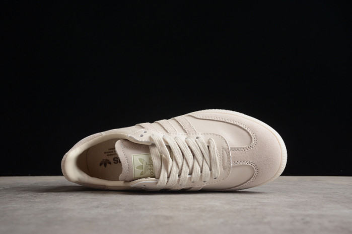 ad low-top sneaker 23031319