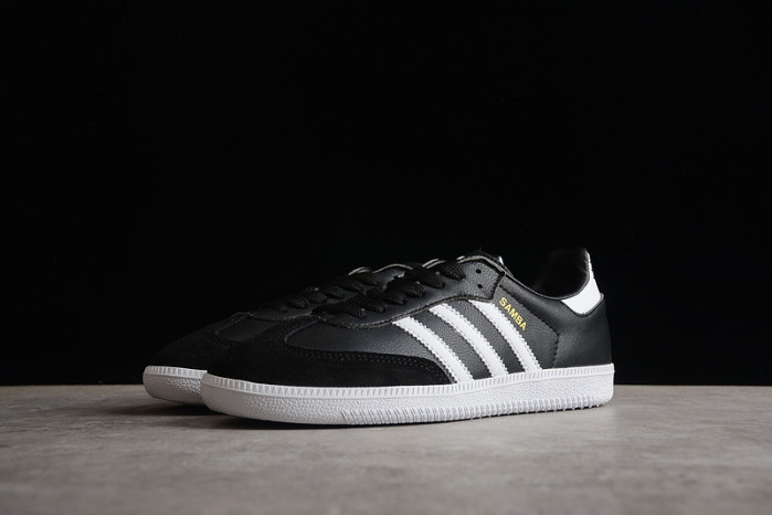 ad low-top sneaker 23031320