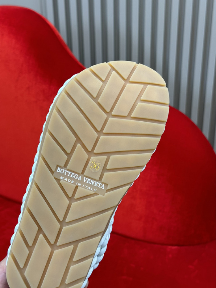 BOTEGA V SLIDES BVS-02