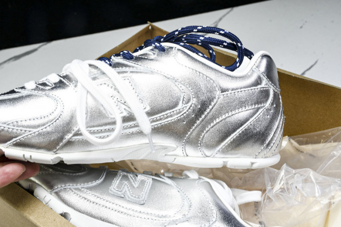 New Balance MIU NB5303
