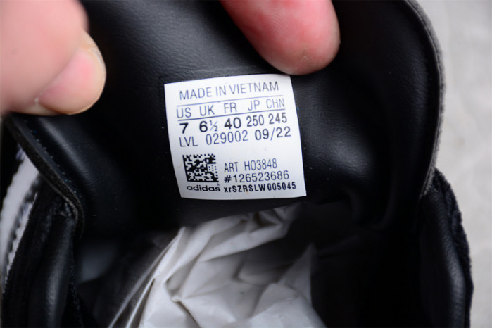 ad low-top sneaker 2303134