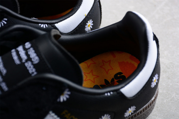 ad low-top sneaker 2303134