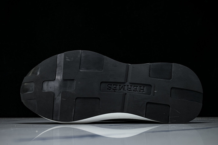 HER SHOES HM-5