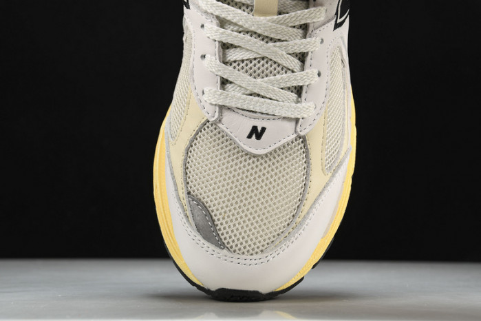 new balance 2002r thisisneverthat white ml2002rt