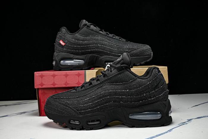 Air Max 95 x Levi