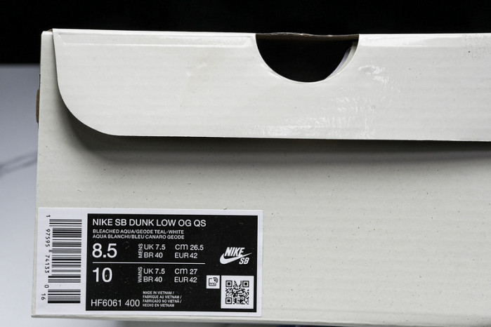 nike sb dunk low futura laboratories bleached aqua hf6061-400