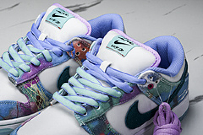 nike sb dunk low futura laboratories bleached aqua hf6061-400