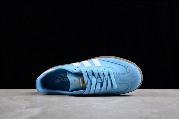 ad low-top sneaker 23031311