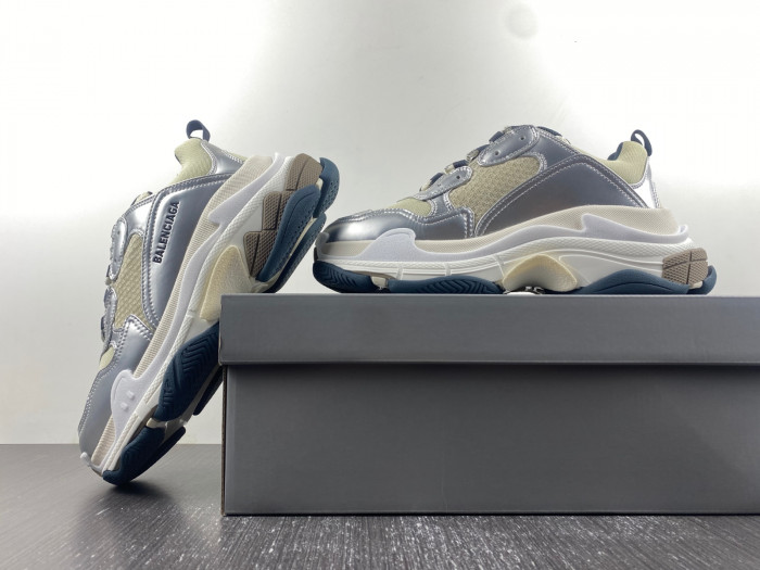 bl triple s trainers sneakers bts-16