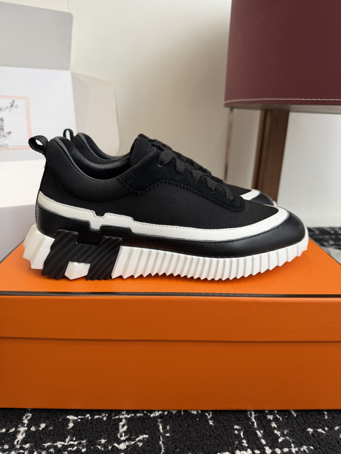 HER SHOES HM-15