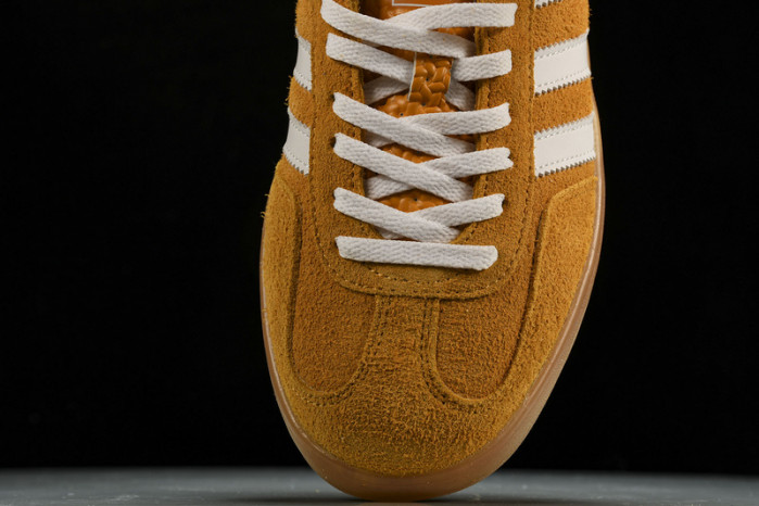 ad low-top sneaker gazelle indoor hq8716