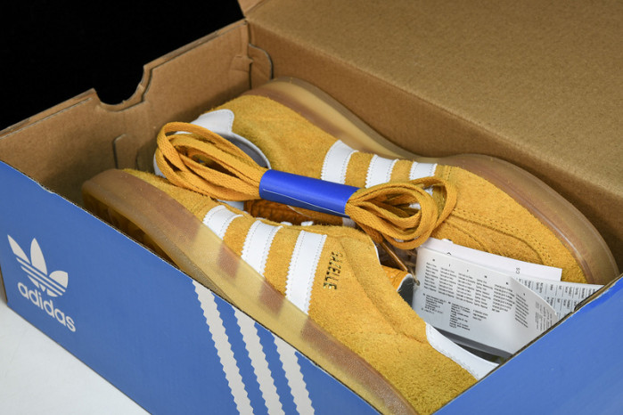 ad low-top sneaker gazelle indoor hq8716