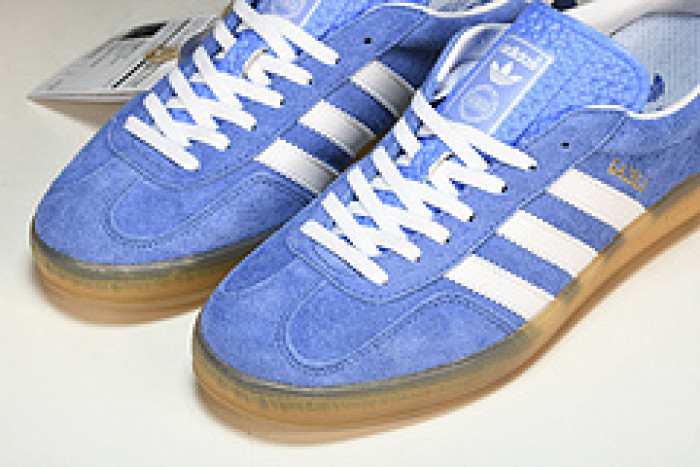 ad low-top sneaker gazelle indoor hq8717