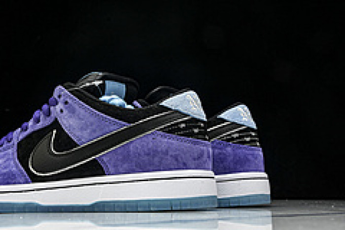 Nike SB Dunk Low Hayley Wilson HJ0513-500