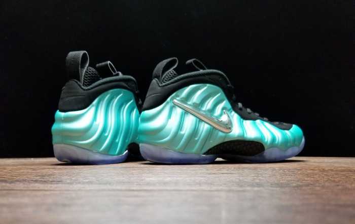nike air foamposite pro “island green” metallic platinum mens 624041-303