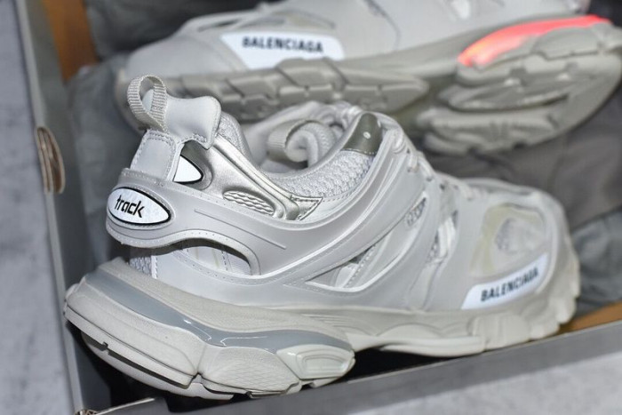 (led) bl tess s. gomma trek light low sneakers cream h903p046