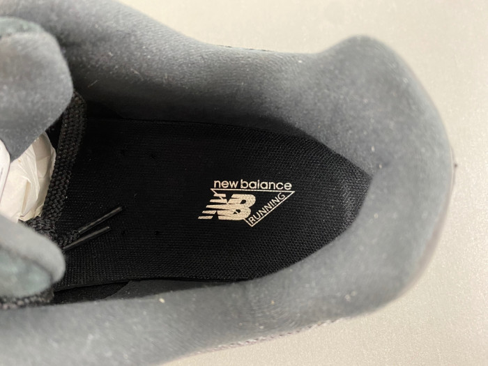 New Balance 2002R Black Dark Grey M2002RBL