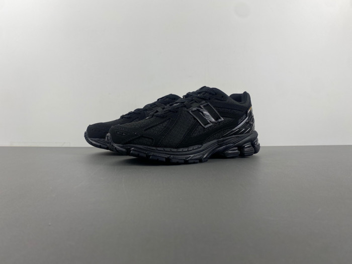 New Balance M1906RWF