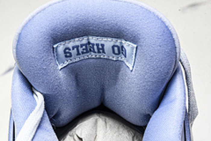 Jordan 4 UNC Tar Heels PE HV9204-407