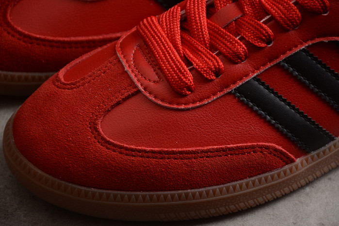 ad low-top sneaker 23031314