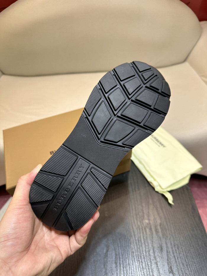 BUBERY SNEAKER 23155