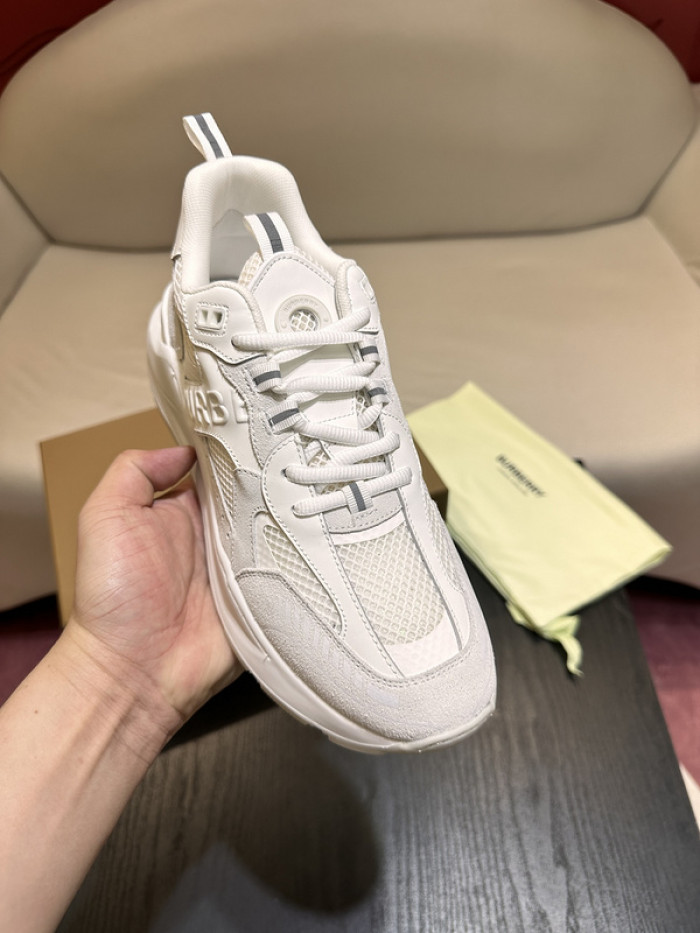 BUBERY SNEAKER 23156