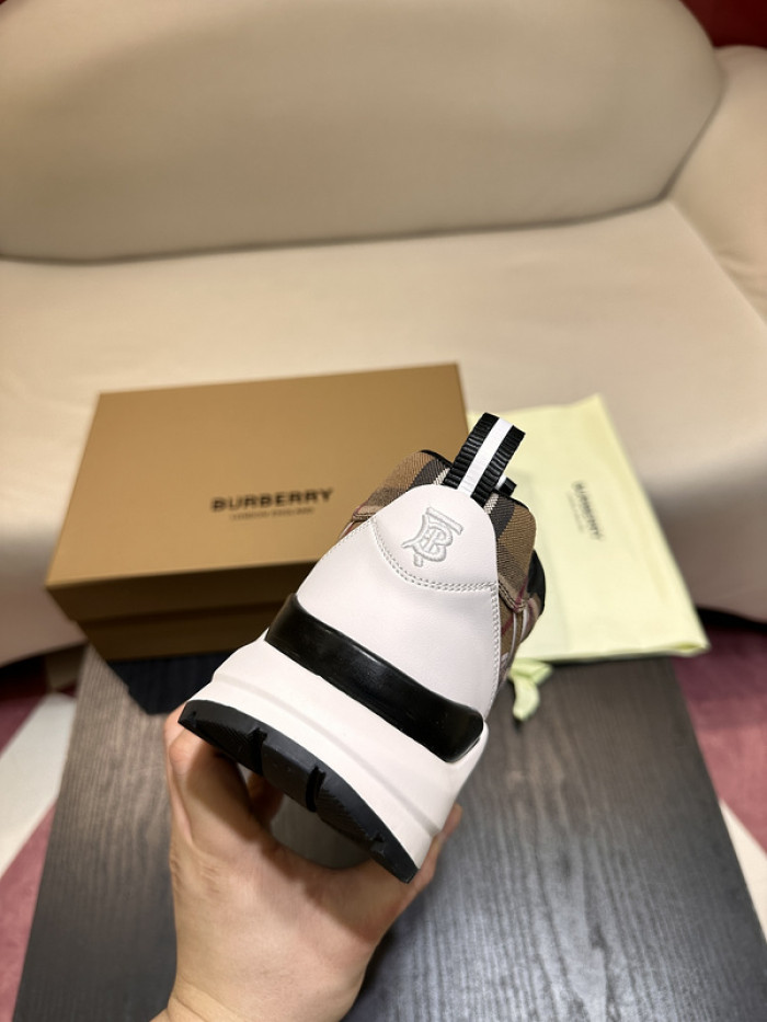 BUBERY SNEAKER 23162
